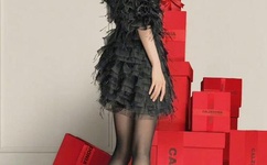 男朋友半夜把我的腿打开了